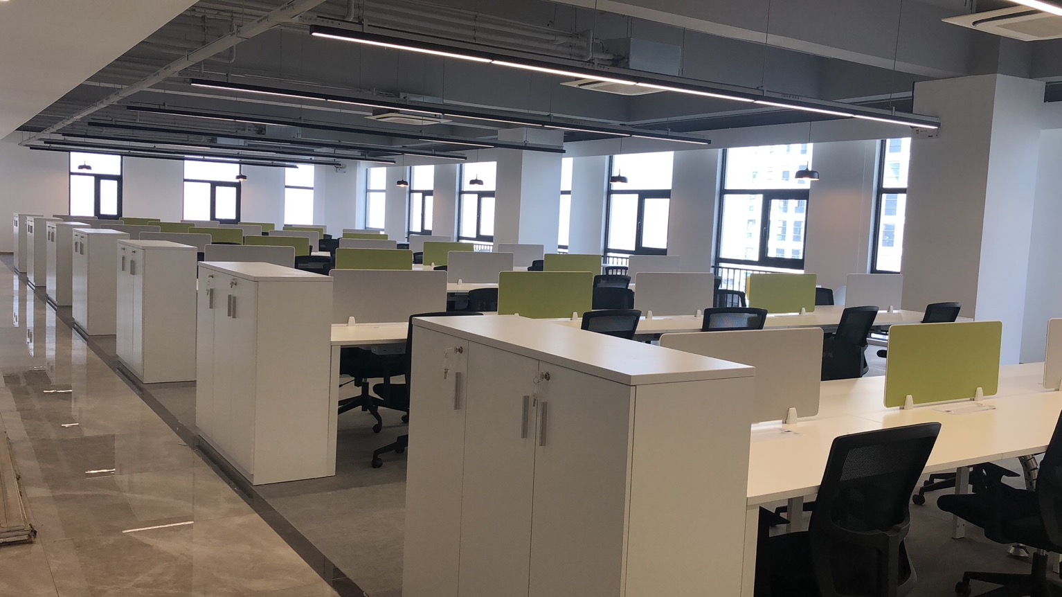 ku娱乐科技武汉子公司及研发中心喜迁新址(图4)